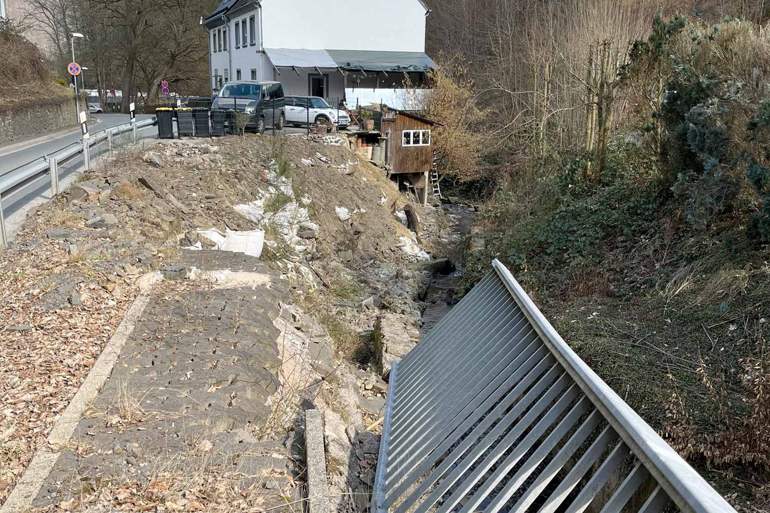 Durchs Hochwasser 2021 zerstörte Straße